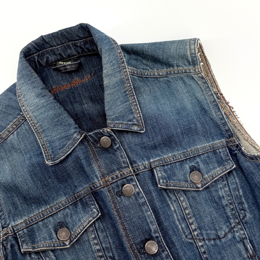 Eddie Bauer Denim Vest Womens Petite‎ Medium Blue Button Front Trucker